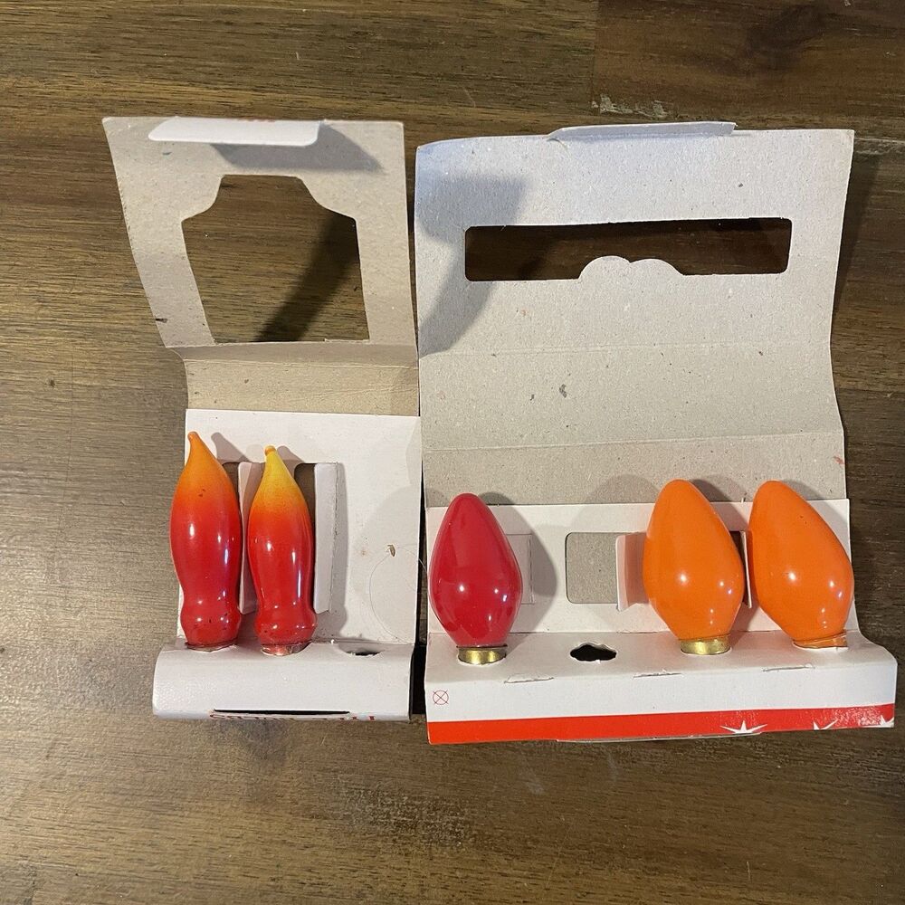 VTG Lot Of 5 Replacement Bulbs- Untested- 2 Flame- 3 Candelabra Base W/boxes